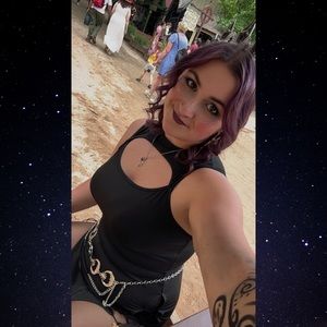 Meet your Posher, Nicole